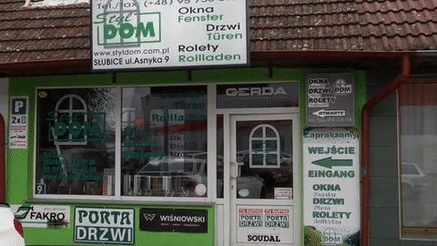 Styl dom z zewnątrz okna i drzwi Słubice